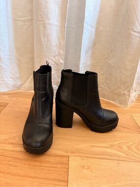 Divided Black Chunky Platform Chelsea Ankle Boots